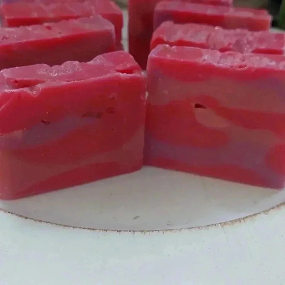 Yule Berry Handmade Soap - Picture 2 of 2